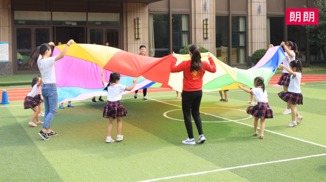 幼儿园扔球游戏叫什么名字_扔篮球的规则幼儿园_幼儿园扔球大战游戏规则